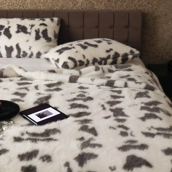 6design animal print fur blanket